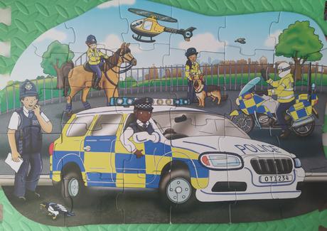 Big police car puzzle 30 ks,