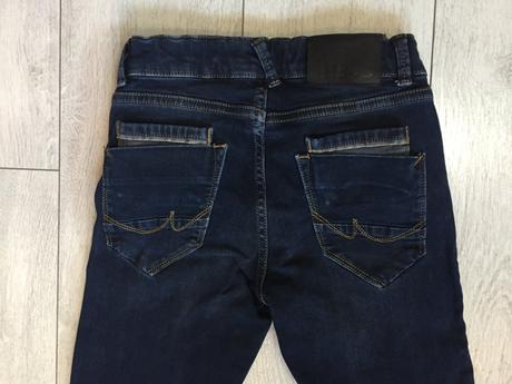 Chlapčenske slim rifle 10-11 rokov, 146