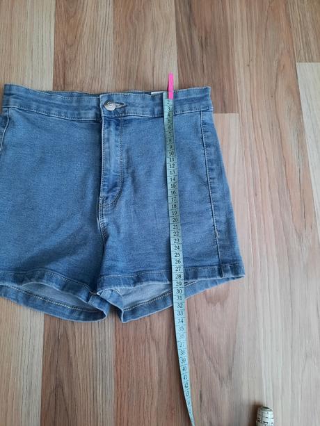 Šortky, sinsay,36