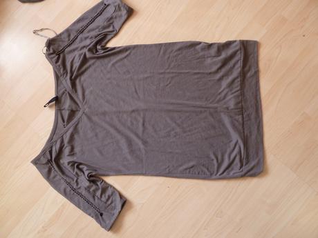 Predlžené tričko so zaujímavou aplikáciou , takko,m