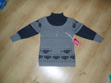 Dievčenský svetrík, 122