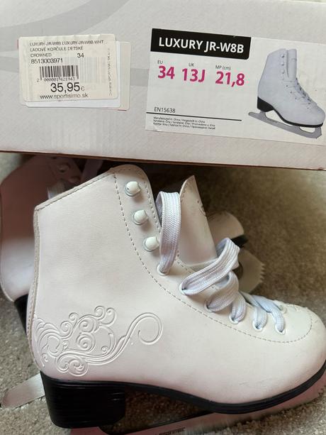 Dievčenské ľadové korčule, crowned,34