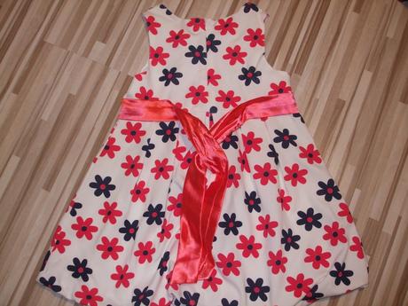 Dievčenské šaty, 122