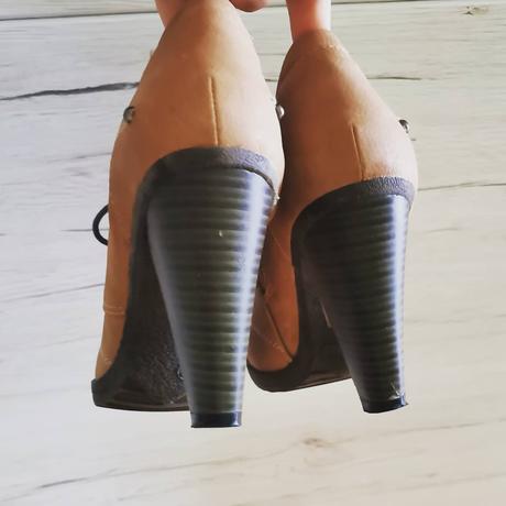 Členkové lodičky, 37