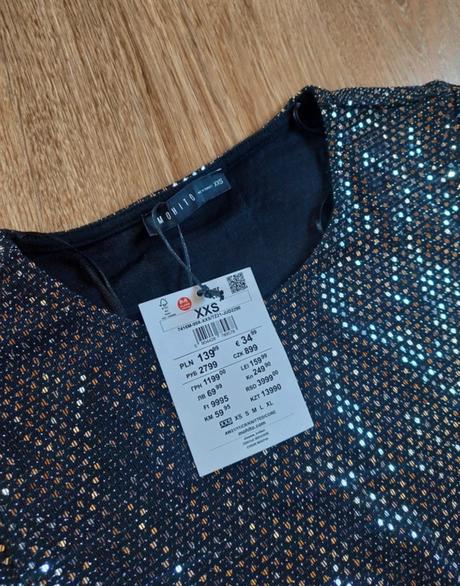 Balík oblečenia s, s