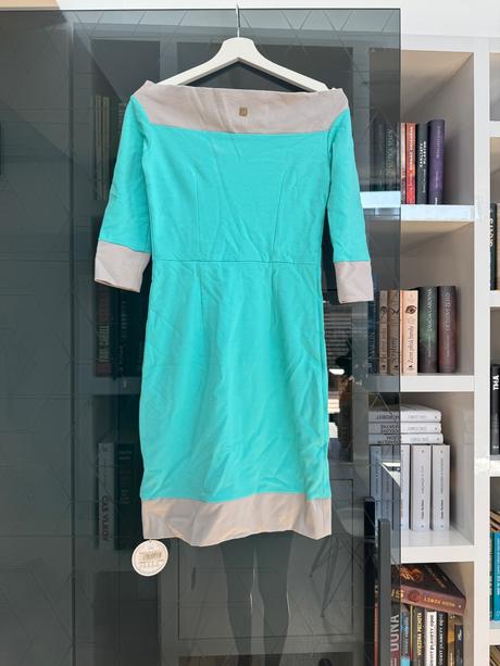 Nove, nenosene saty magenta -este s visačkou, s