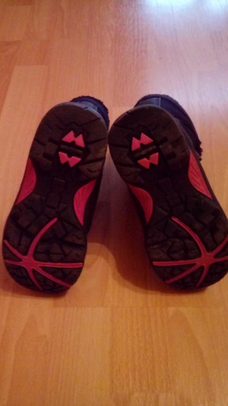 Čierne čižmy už aj s poštou., loap,30