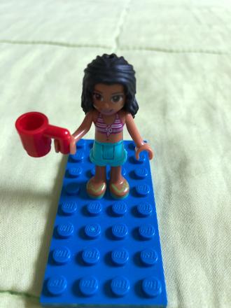 Lego friends cernoska s poharom, 