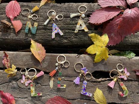 5 eur - ihneď k odberu - kľúčenky s písmenkom, 