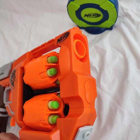 Nerf zombie flipfury,