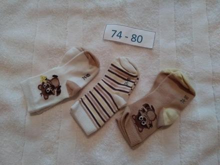 3 páry ponožiek, 74