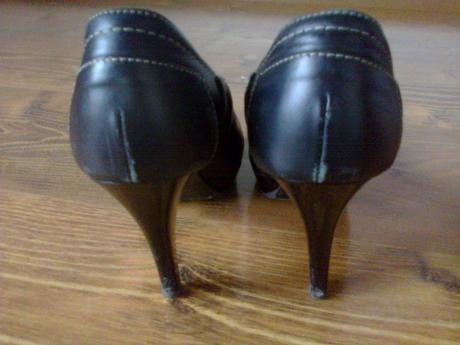 Čierne lodičky, 38