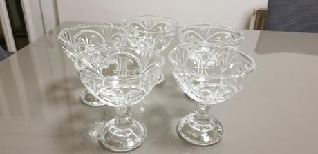 Poháre na zmrzlinu, kompót,