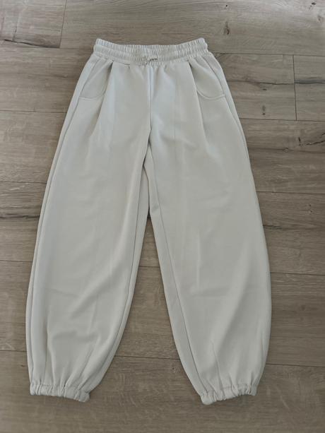 Voľnejšie nohavice, reserved,146