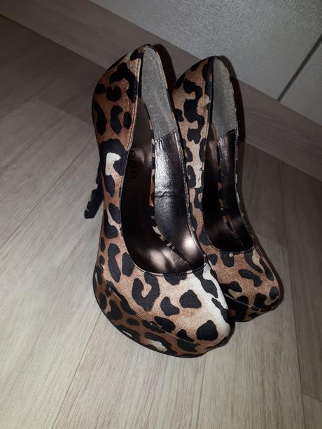 Leo lodicky na platforme 37, 37