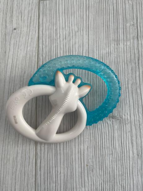 Vulli chladiaci krúžok na hryzenie sophie la giraf,