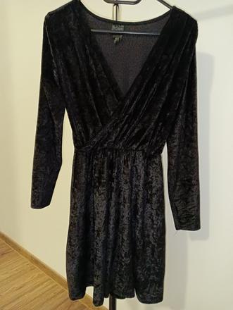 Čierne zamatové šaty, s