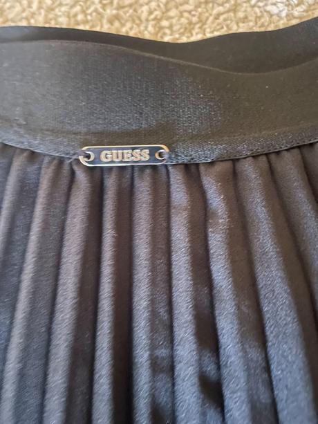 Guess krasna sukna, guess,s