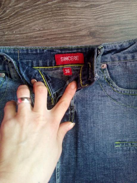 Predám rifľovú sukňu veľ. 36, s