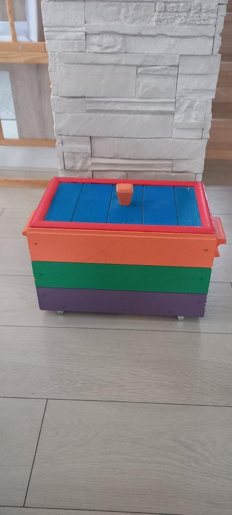 Box s drevenymi kockami 170 kusov, 