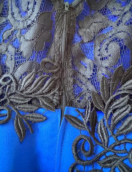 Modré áčkové časy s čipkou fervente, l