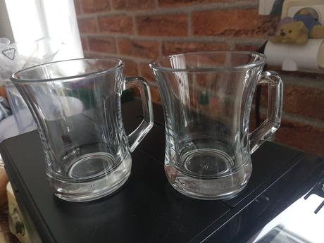 Hrnček/pohár/šálka z pevného skla, 