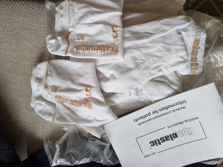 Lipoelastic kompresivne pradlo, s