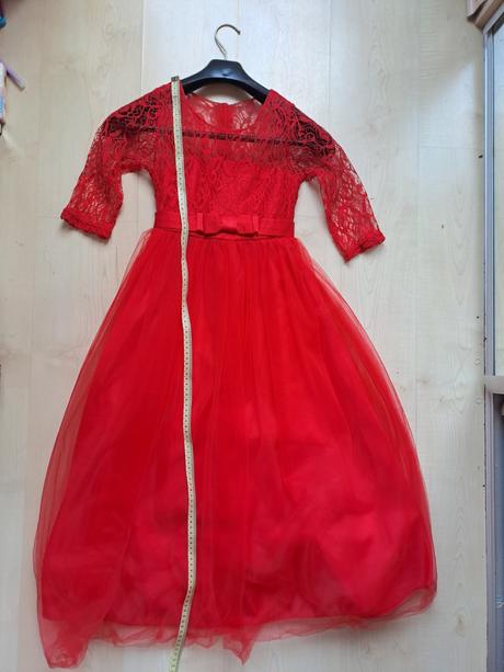 Slávnostné šaty, 140