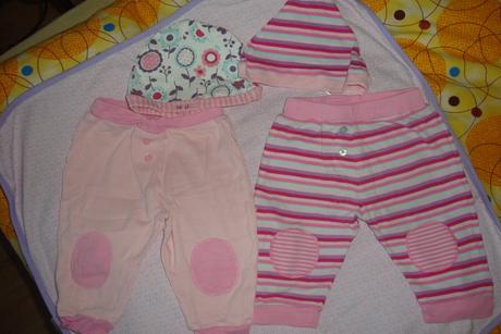 Dievčenské tepláčky + čiapočky, tesco,68