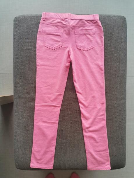 Ružové džeginsy, 152