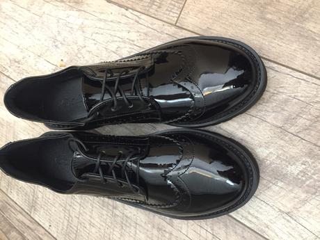 Lakované mokasiny, 38