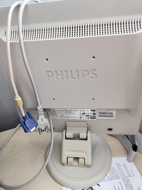 Predám starší monitor philips 170b, philips