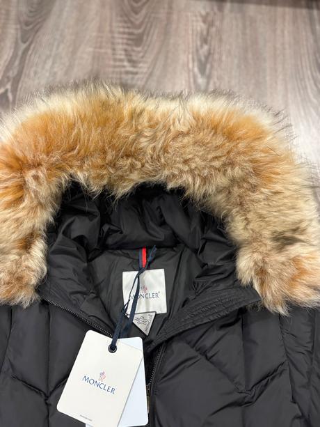 Moncler damska paperová vetrovka s kožušinou, s