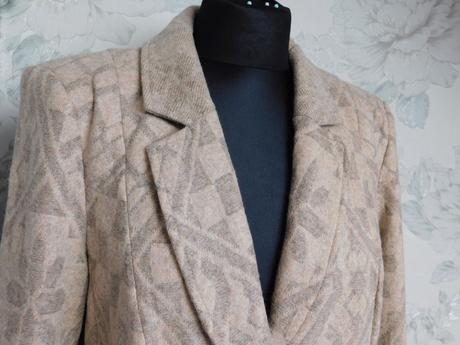 Luxusny damsky vlneny blejzer, 42