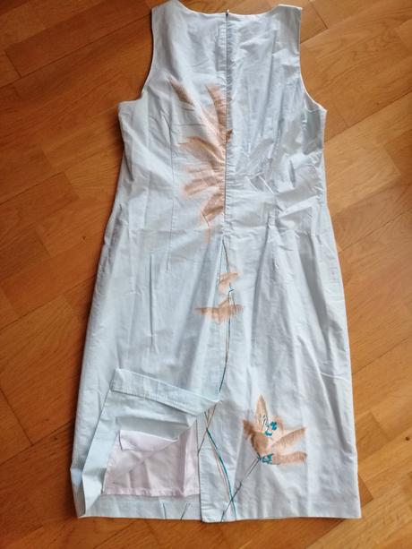 Bledomodré letne saty, 42