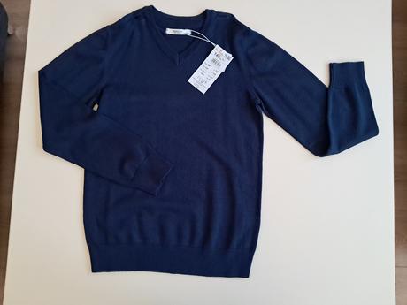 Sveter v v.140 reserved, reserved,140