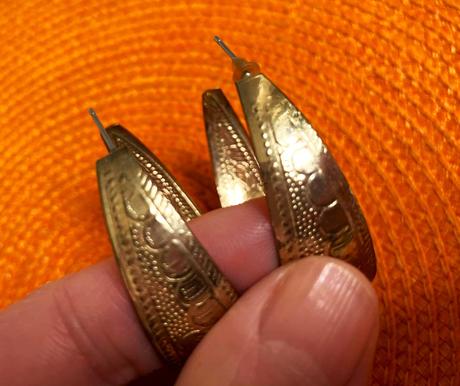 Starožitné gravírované náušnice,