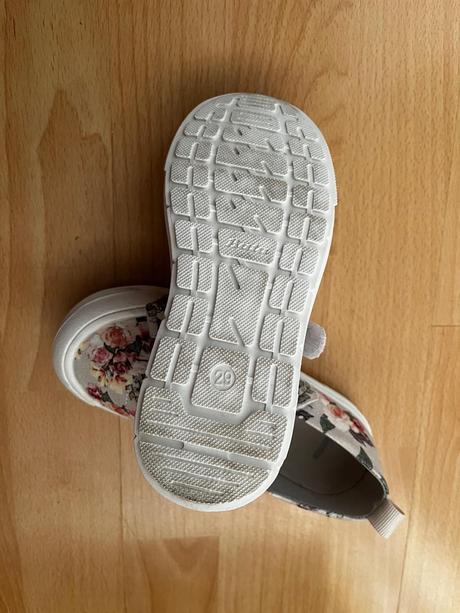 Kvietkované látkové balerínky, baťa,29