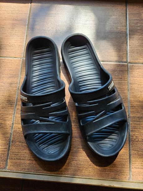 2x šľapky 45, 45/46, 45