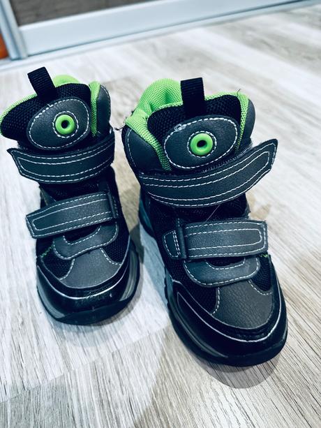 Topanky cortina, 26