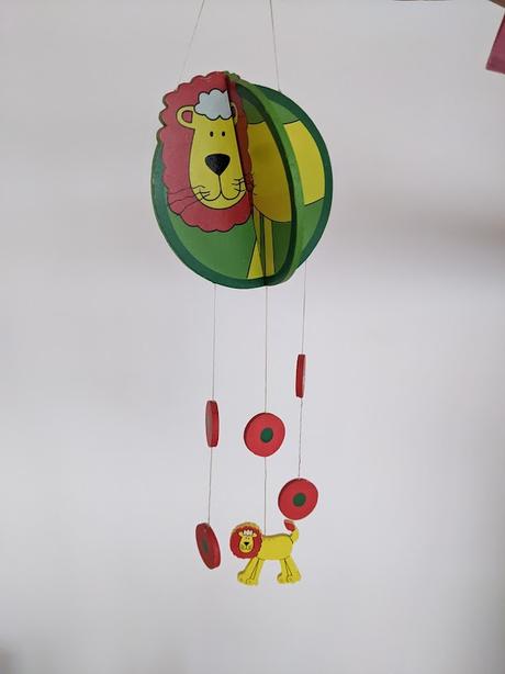 Drevená závesná hračka,