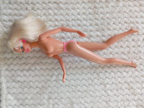 Ruffle fun riviera barbie 1994,