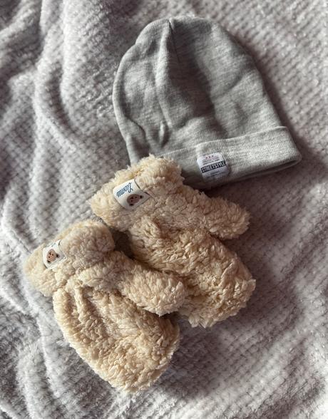 Čiapka + plyšové rukavice, new yorker