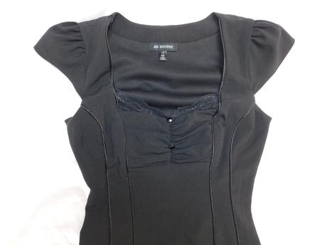 Kvalitne pekne šaty, 34