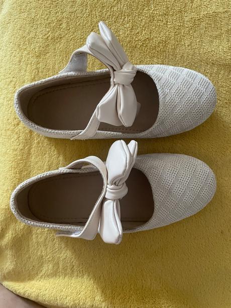 Dievcenske topanky, 29