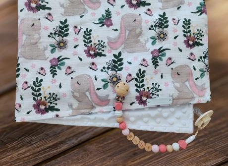 Set - mušelínová prikrývka + retiazka na cumlík,