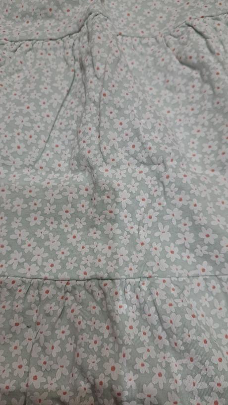 Šatičky s margaretkami, 110