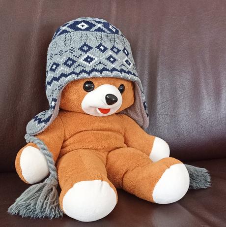 Teplučká čiapka s brnbolcami - nórsky vzor, 110