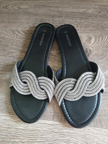 Slapky s kamienkami, 39