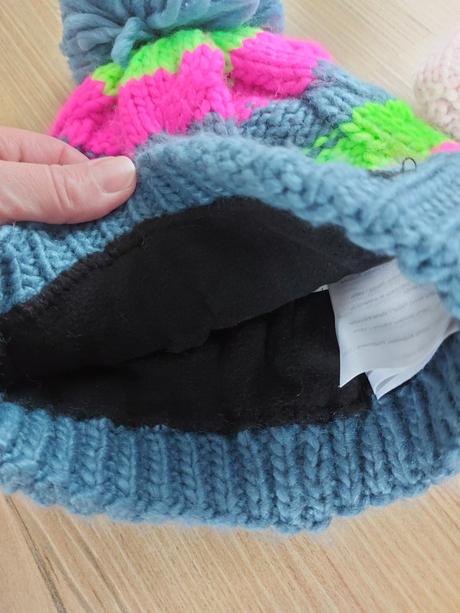 Teplé zimne čiapky 4-6r, wedze,104